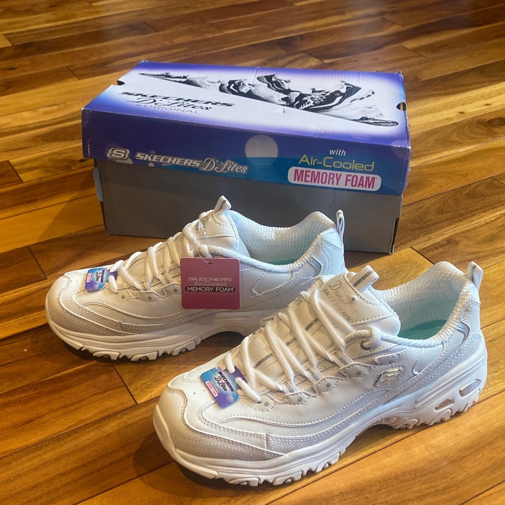 Skechers D’Lites Sneakers with Air-Cooled Comfort - New in Box